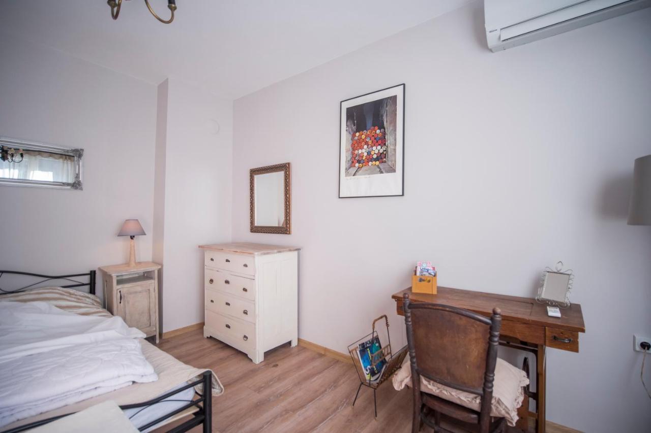 The Bookies Apartments Sofia Buitenkant foto